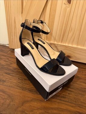 New Nine West Navy Blue Patent Ankle-Strap Block Heels Size 8 M